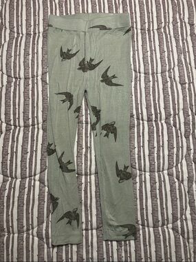 Kate Quinn sparrow leggings